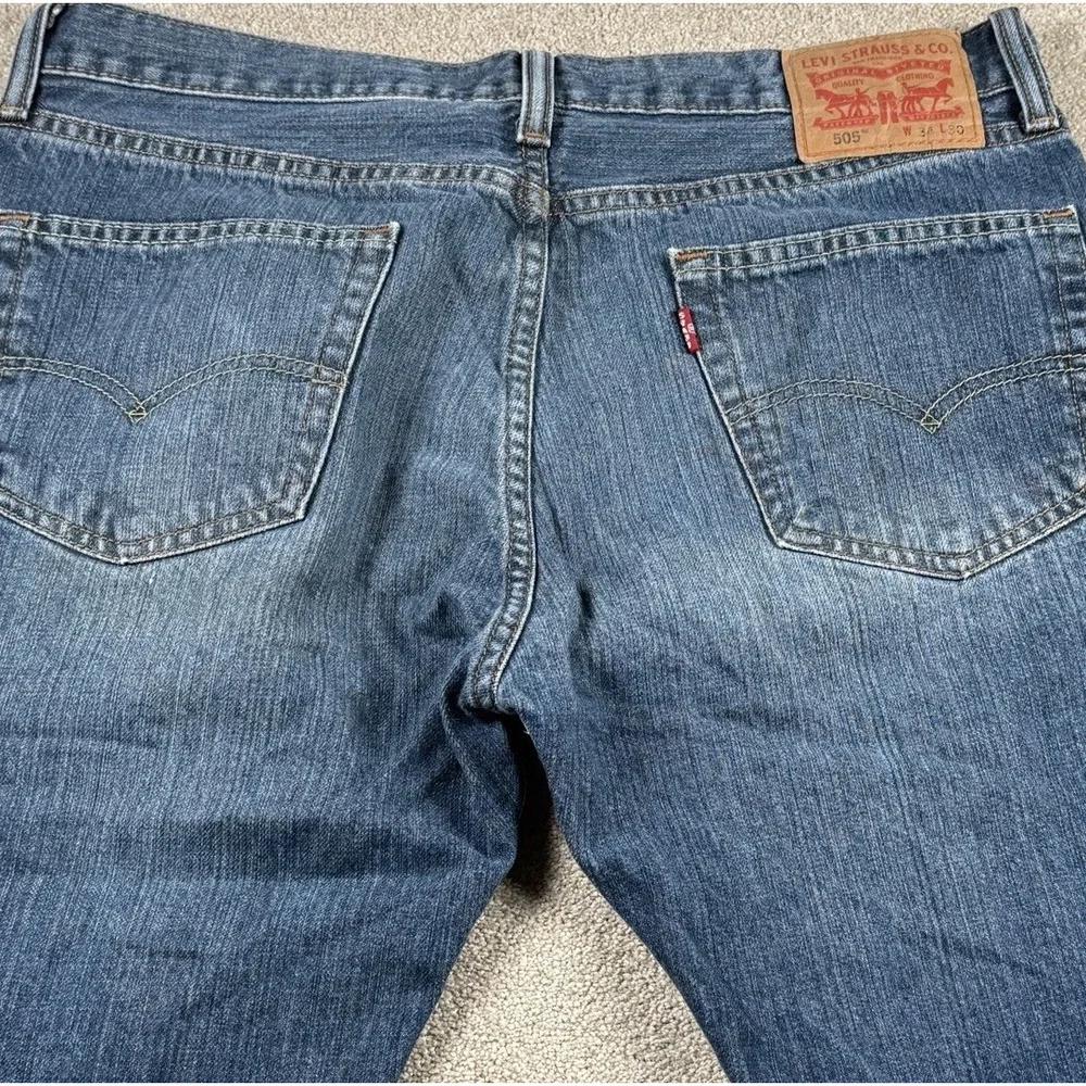 Levi's 505 Men's 34x30 Blue Jeans‎ Straight Leg